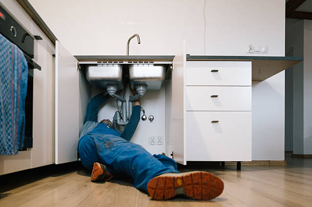 Professional Plumbing technician working in Casanova, VA